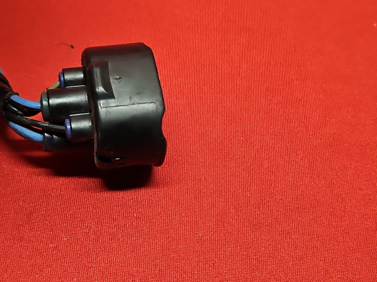 2001 - 2002 Mitsubishi Montero Limited / XLS ABS Brake Booster Pump - PIGTAILS