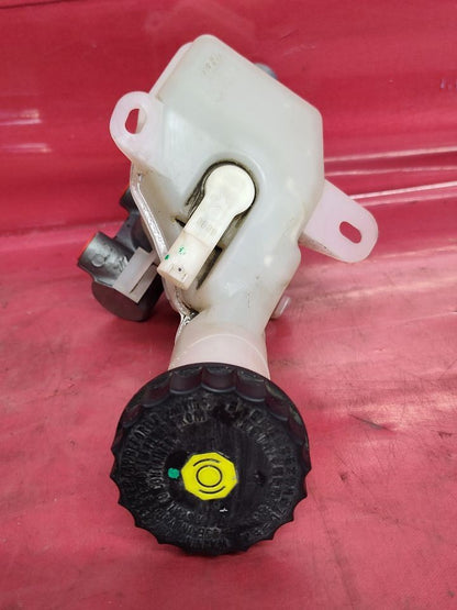 2018-2025 Mitsubishi Eclipse Cross 14-25 Outlander Brake Master Cylinder - 83k