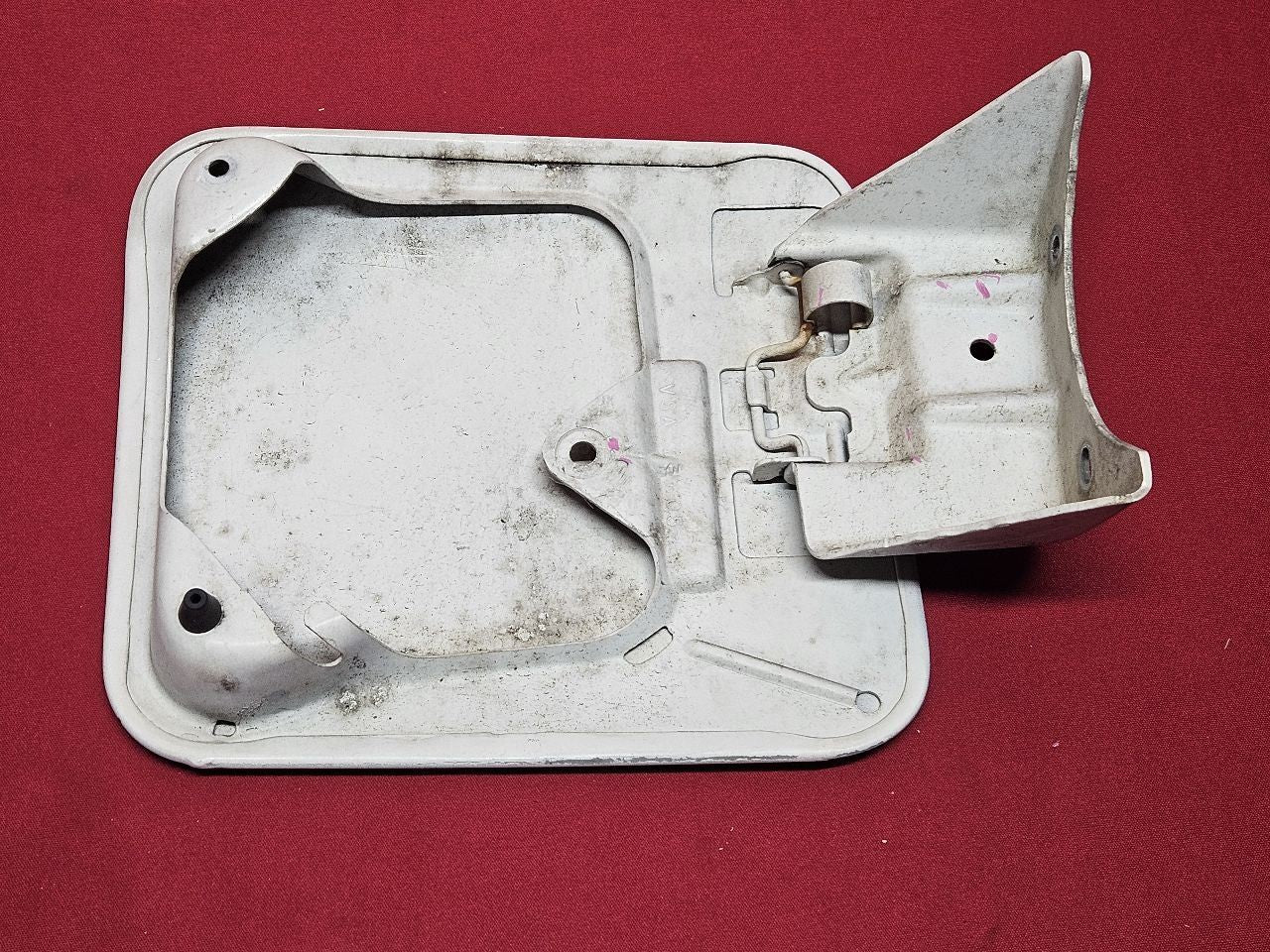 06-07 Charger 05-08 Magnum 05-10 Chrysler 300 Fuel Filler Door PW1 White
