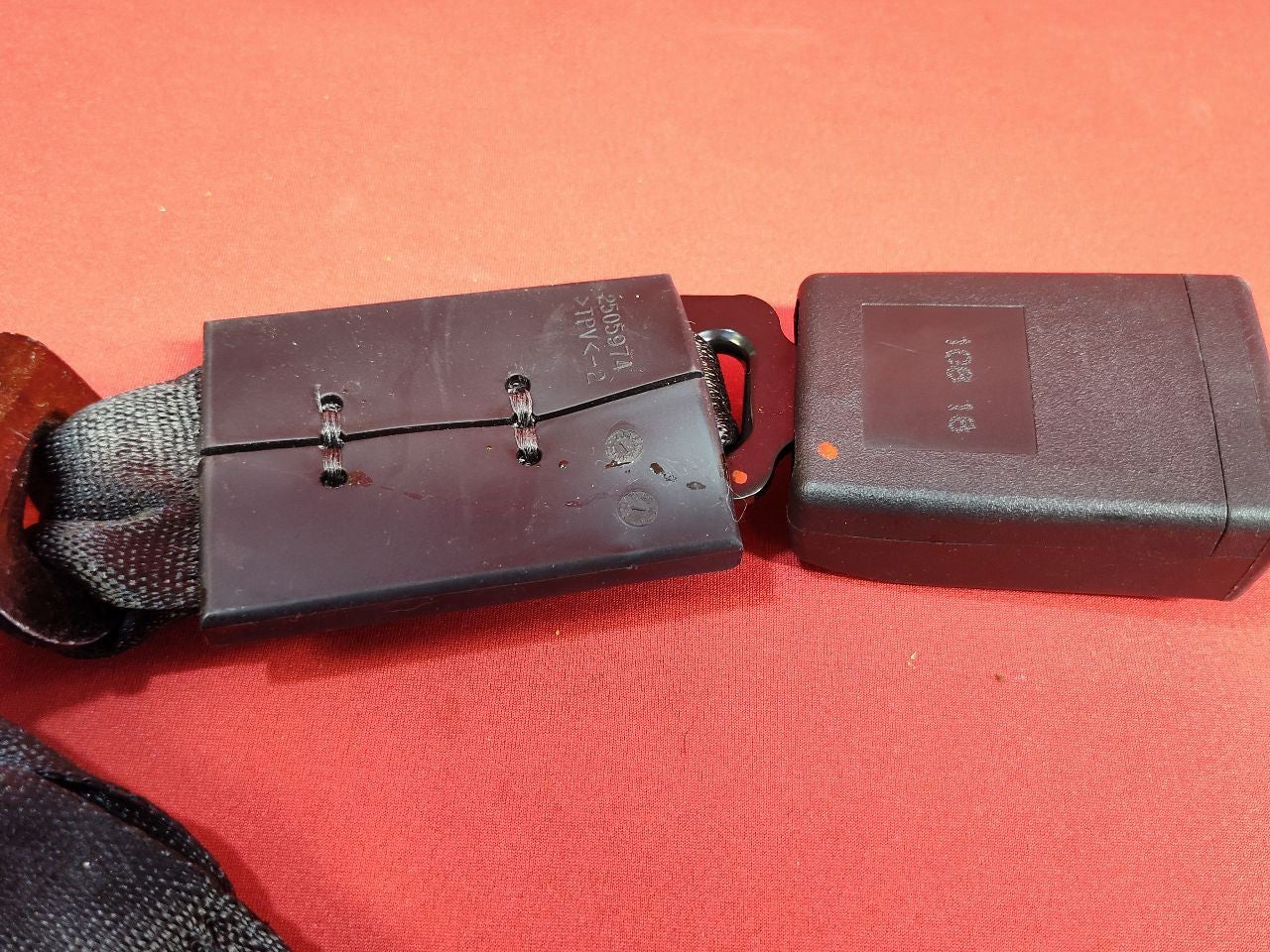 2018-2020 Chevy Equinox GMC Terrain Rear 2nd Row LEFT DRIVER Seat Belt Buckle