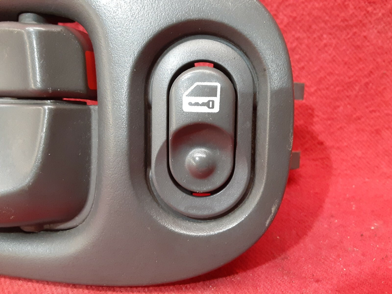 2002 2003 Saturn Vue Interior Door Handle Dark Grey RIGHT FRONT