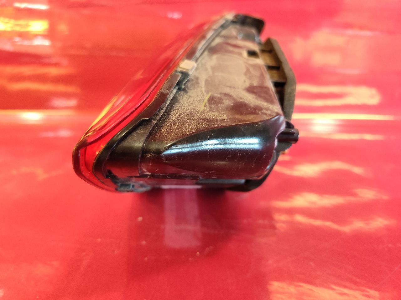 18-24 VW Volkswagen Tiguan LEFT DRIVER Inner Liftgate Mounted Tail Light Lamp