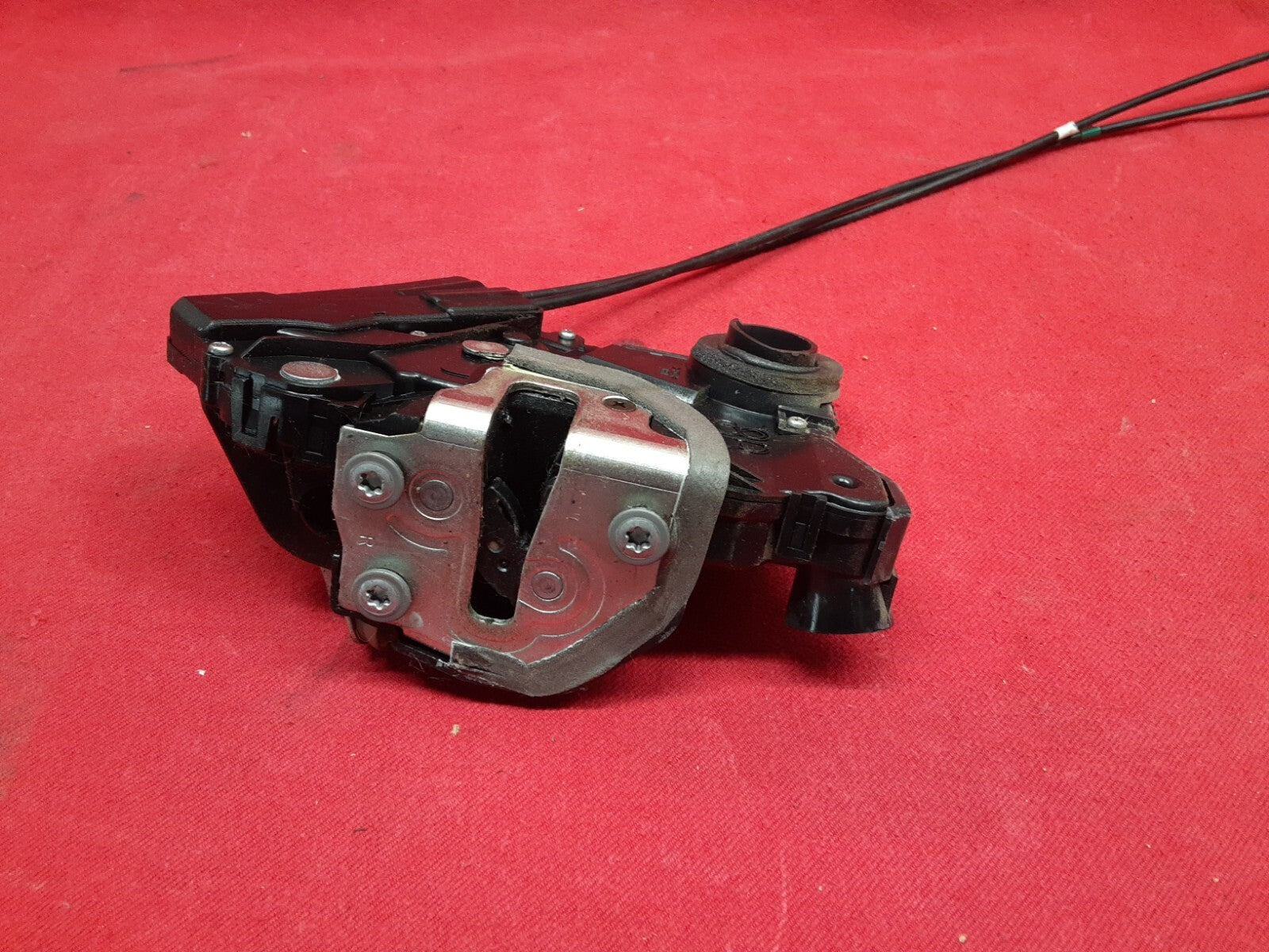 2004 - 2006 Toyota Prius FRONT RIGHT PASSENGER Door Latch Lock Actuator & Handle