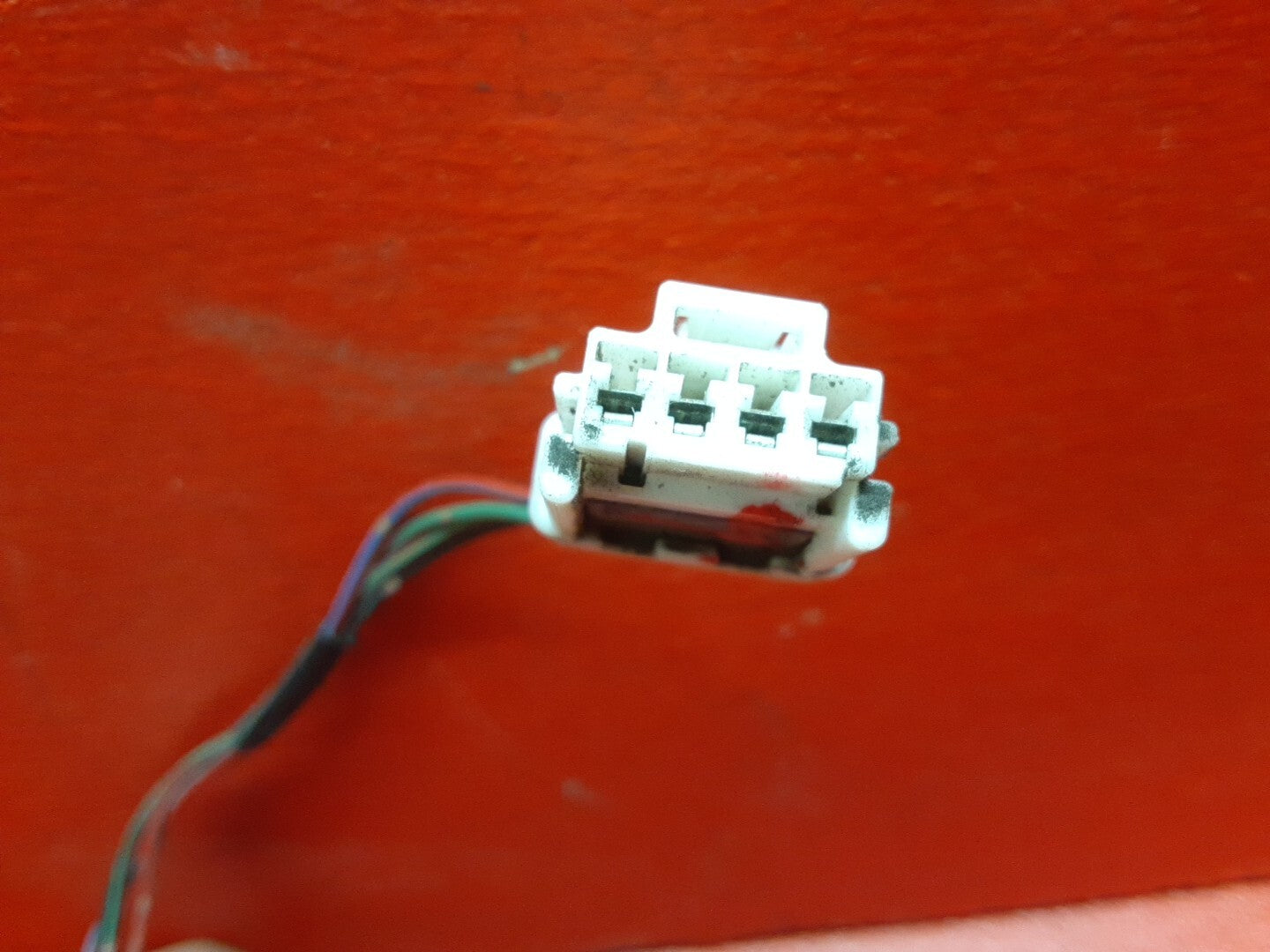 2000 - 2003 Nissan Sentra LEFT REAR Brake Tail Light Harness Bulb Socket PIGTAIL