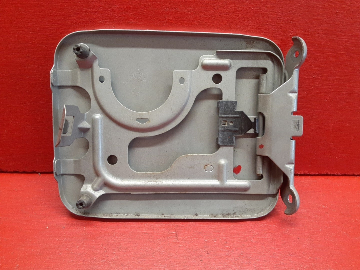 2000 - 2006 Nissan Sentra Fuel Filler Door Lid and Gas Cap