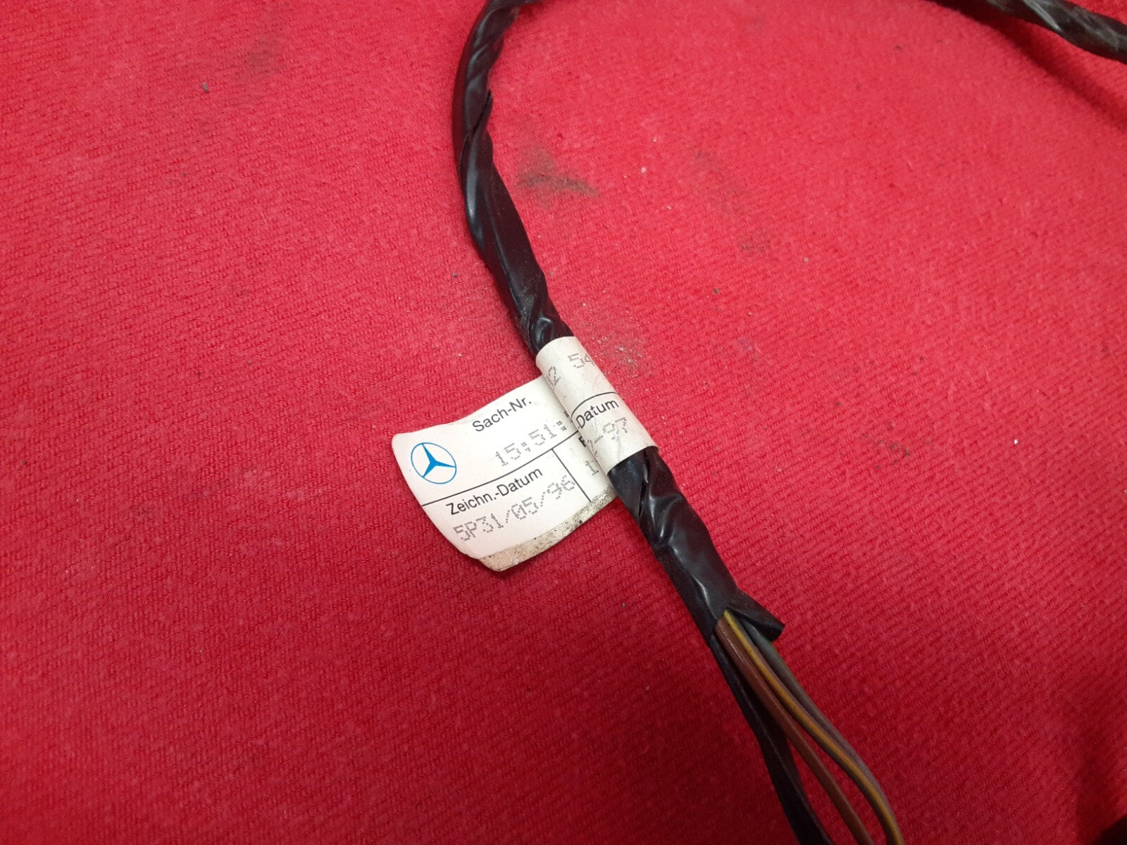 1994 - 1997 Mercedes Benz RIGHT PASSENGER Tail Light 202-820-14-64 PIGTAIL WIRE