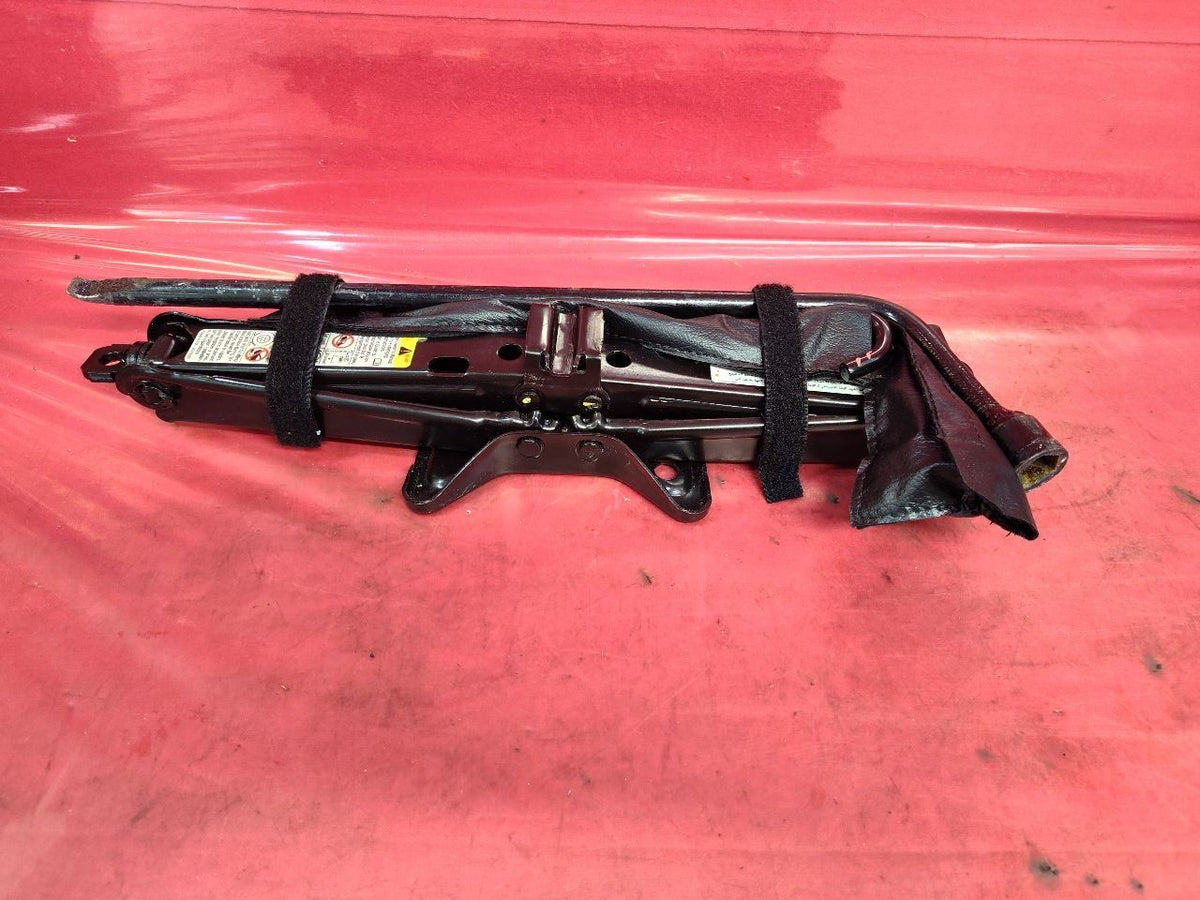 2000-2015 Chevy GMC Cadillac Buick Emergency Spare Tire Scissor Jack Tool Set