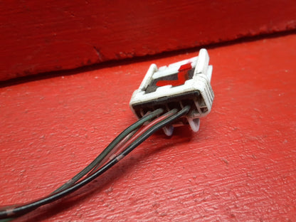 2000 - 2003 Nissan Sentra LEFT REAR Brake Tail Light Harness Bulb Socket PIGTAIL
