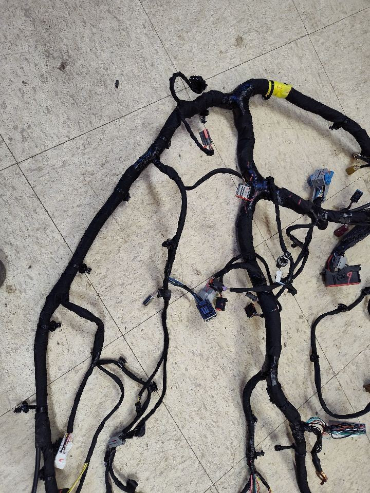 2017 Dodge Durango Dash Wiring Harness w/ Beats Sound, Power Tilt, Rear DVD