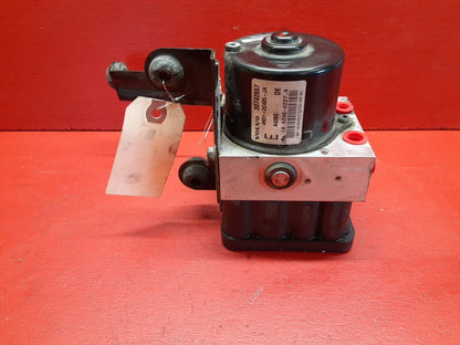 2005 - 2010 Volvo V50 S40 ABS Pump Control Module w/ Bracket 30742666AA 30742657