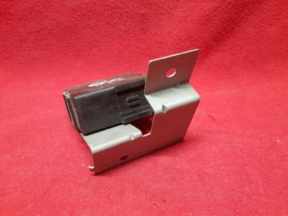 2002 2003 2004 Nissan Xterra Headlight Relay Control Module Unit 28575-7Z400