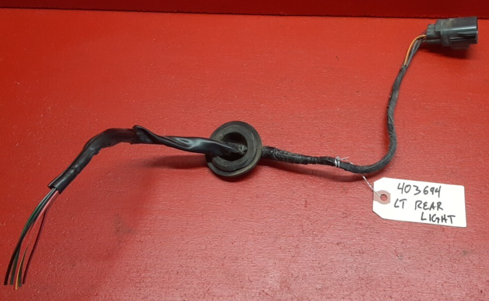2005-2009 Land Rover LR3 Rear Left Taillight Lamp Assembly PIGTAIL XFB000593