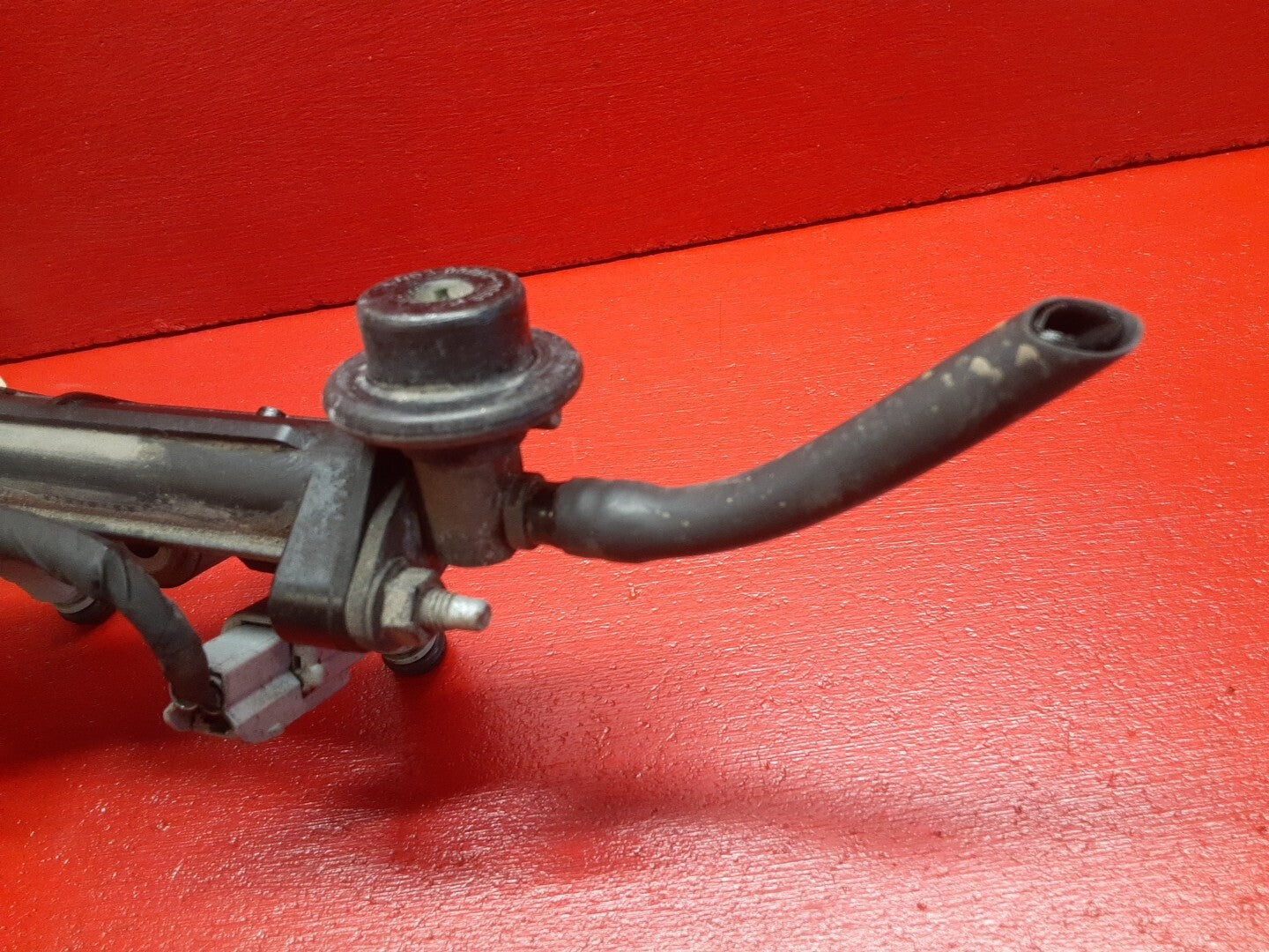 2010 2011 Kia Soul 2.0L Gas Engine Fuel Rail and Injectors