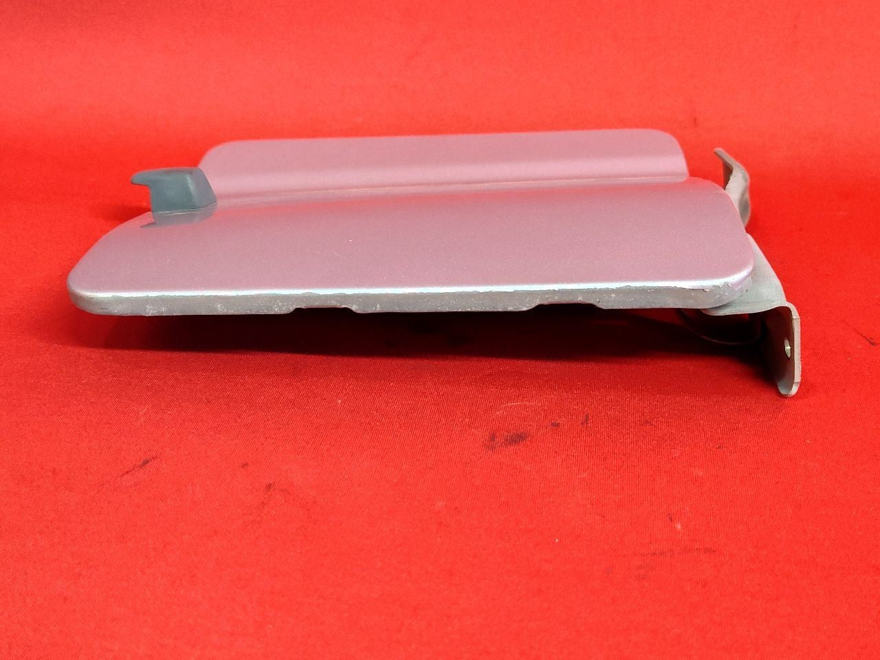 2000-2004 Nissan Xterra Frontier Gas Fuel Filler Door Lid Flap KV8 Silver Ice