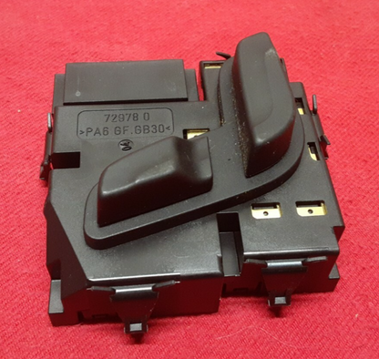 2012 Mercedes C-Class RIGHT PASSENGER Seat Tilt Forward Back Switch 2048701758