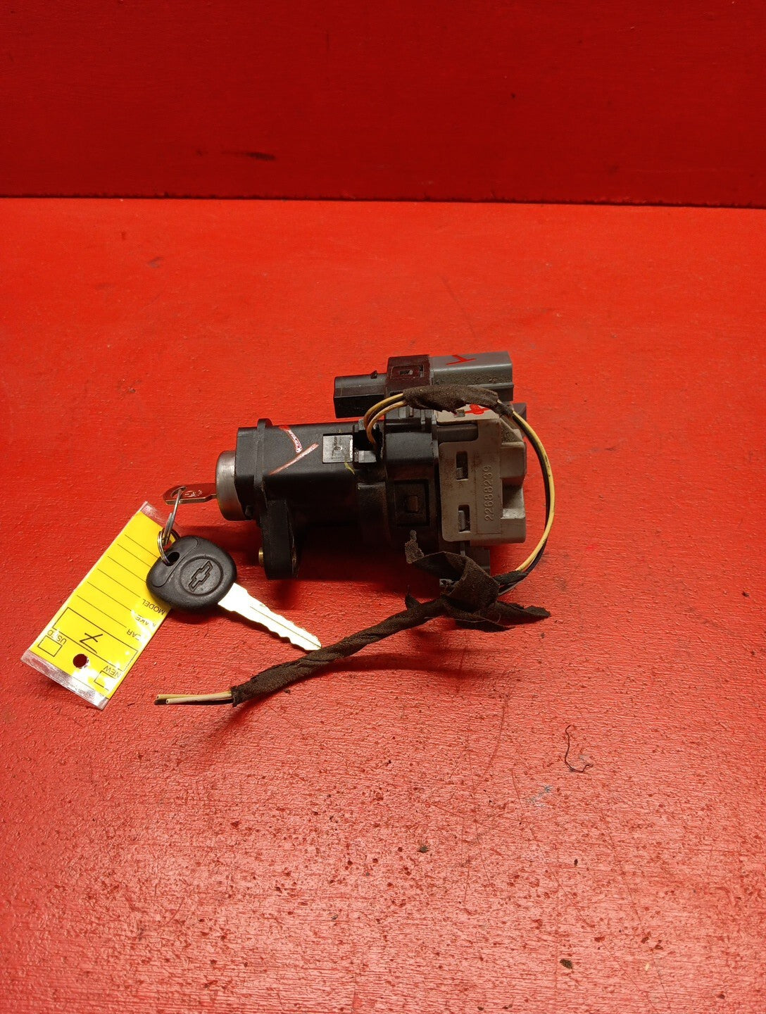 2002-2005 Gm Multi Vehicle Ignition Switch Assembly W/ Key 22737173