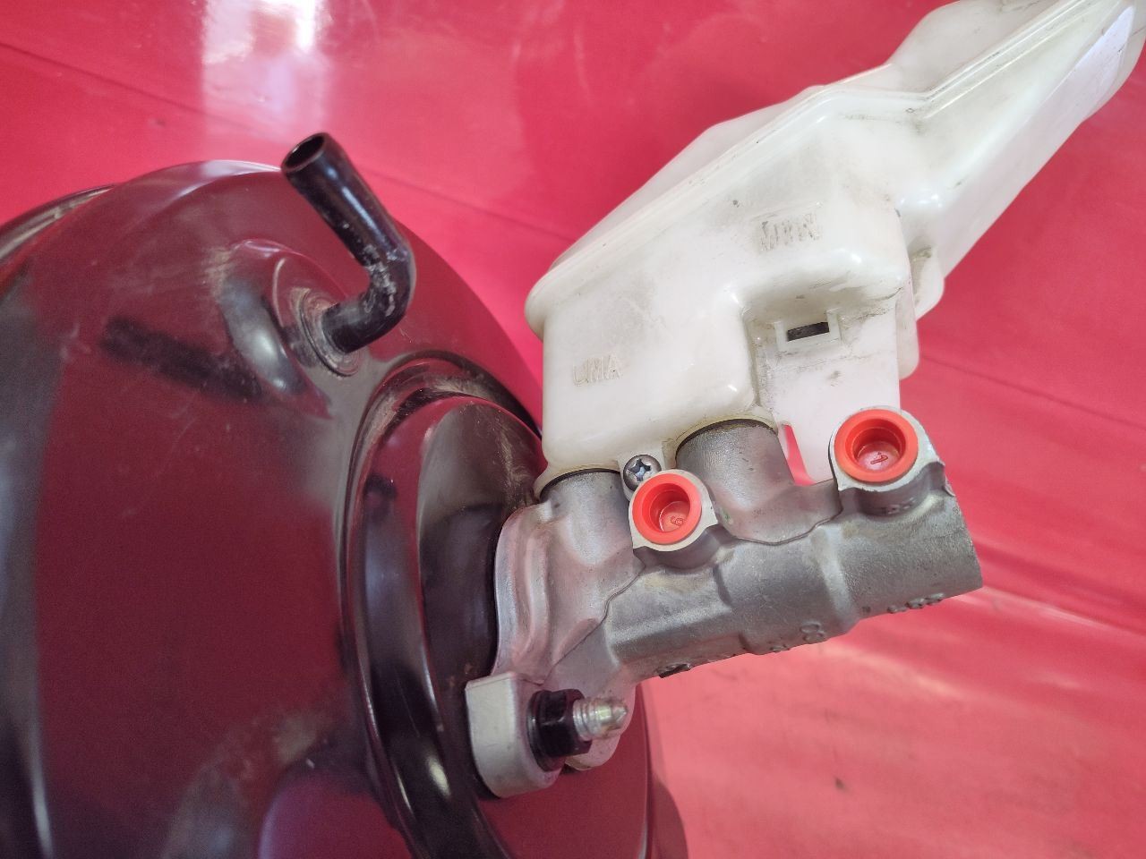 2016-2020 Kia Sorento Power Brake Booster w/ Master Cylinder - 81k Miles