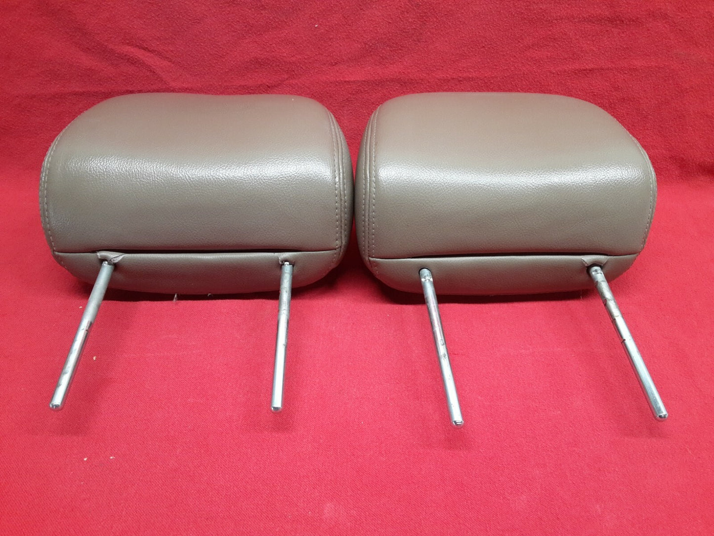 2003 2004 Ford Escape Limited XLS XLT FRONT Left Right Leather Headrest SET