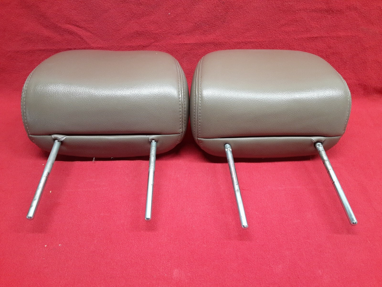 2003 2004 Ford Escape Limited XLS XLT FRONT Left Right Leather Headrest SET