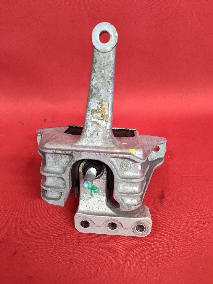 2019-2025 Kia Forte / Soul 2.0L Auto Trans Engine Mount Side Bracket - 68k Miles