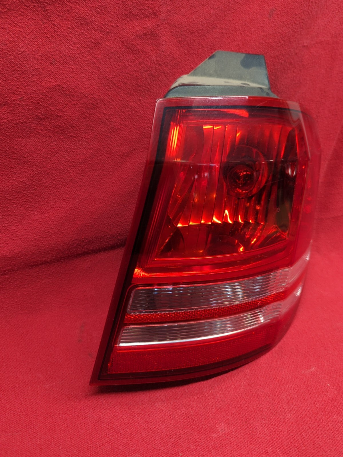 2010 - 2020 Dodge Journey RIGHT PASSENGER OUTER Tail Light Lamp Double Stripe
