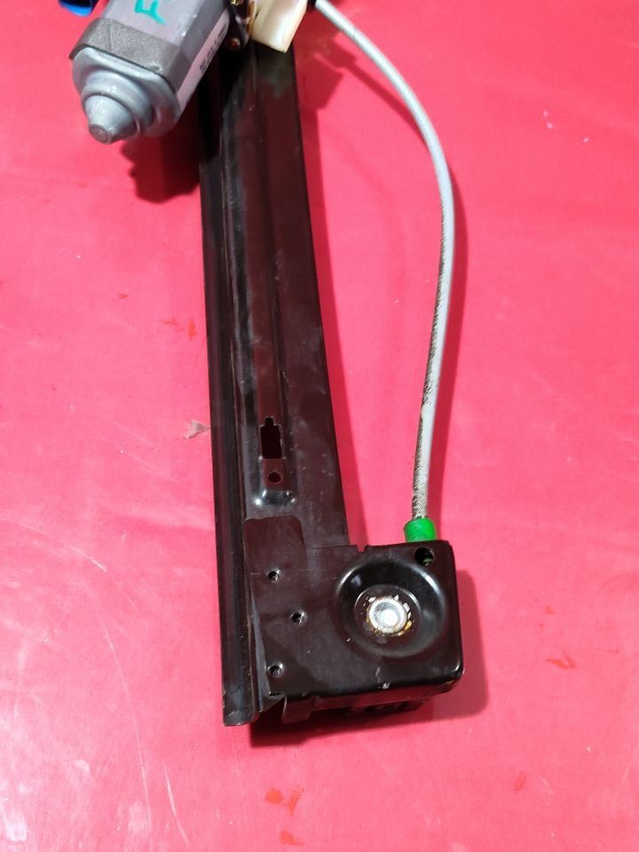 2002-2005 Mini Cooper Base / S RIGHT PASSENGER Door Window Regulator w/ Motor