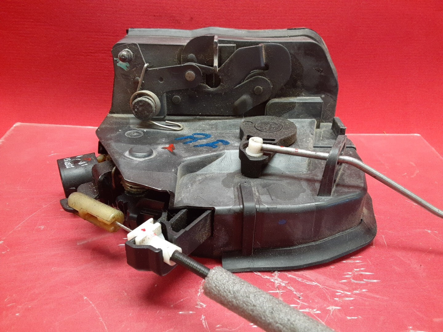 2000-2006 BMW X5 Front Right Pass Door Lock Latch Actuator 51-21-8-402-540