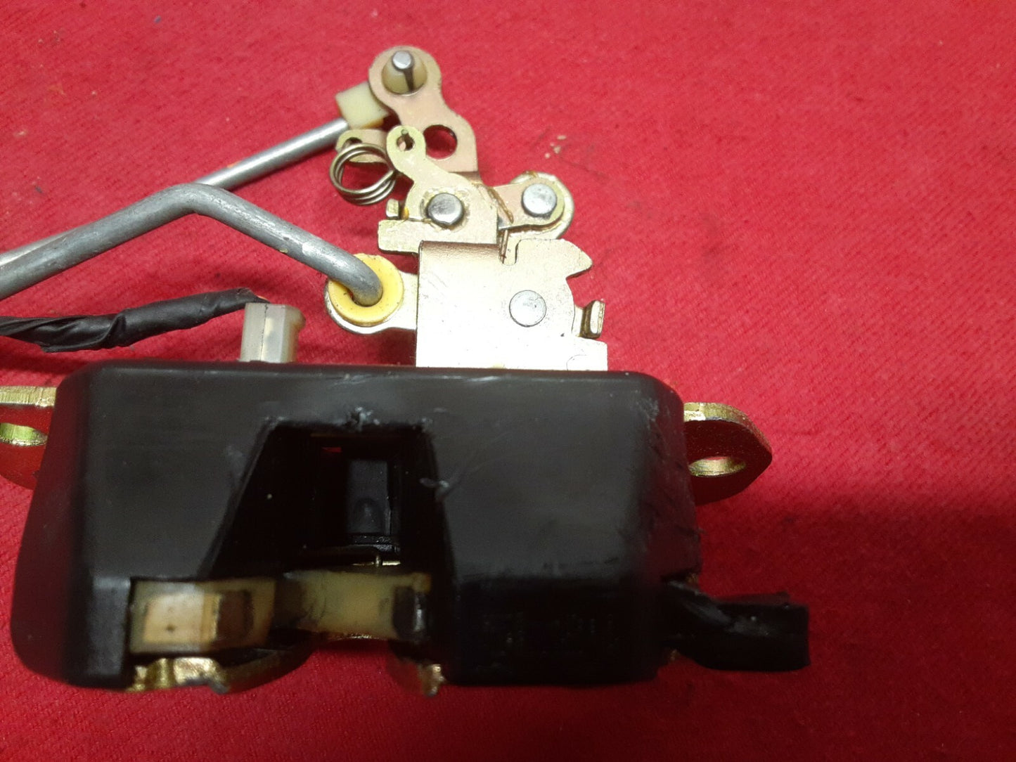 2006 2007 2008 Chevrolet Chevy Aveo Trunk Latch Lock Release Actuator w/ Rods