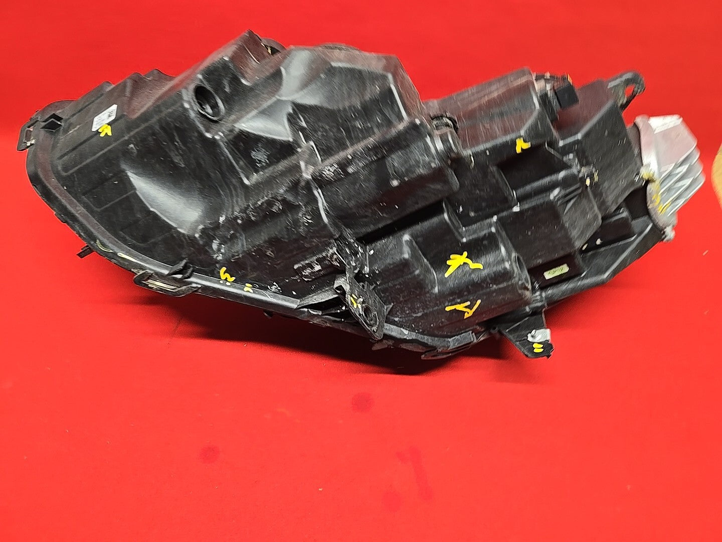 18-20 Buick Regal Sportback Tourx RIGHT PASSENGER Headlight HALOGEN - TABS GOOD