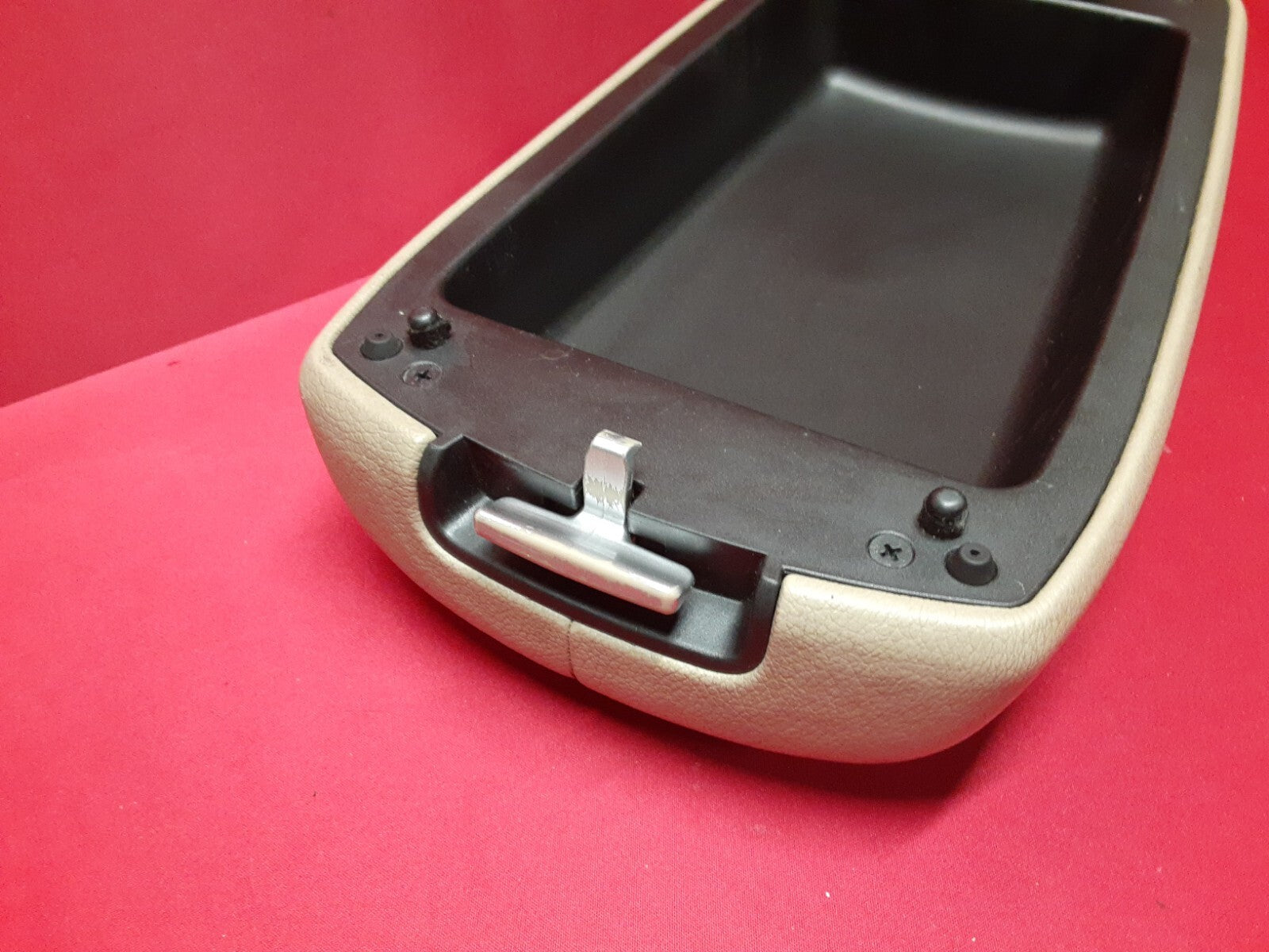 2011 - 2013 Kia Sorento Center Console Arm Rest Lid Beige Tan Vinyl 846602P000J7