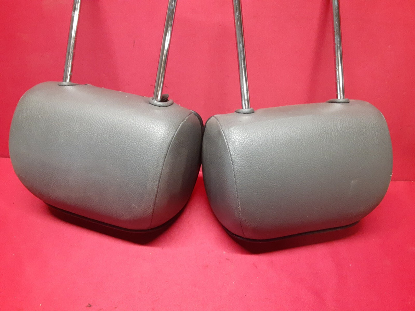 2003 - 2006 Land Range Rover HSE REAR Left Right Headrest Set of 2 Leather