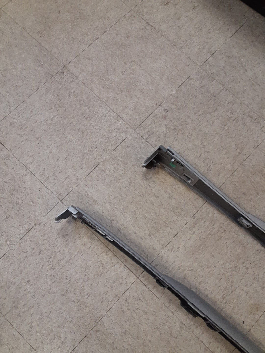 2013 Infiniti JX35 / 2014 Infiniti QX60 Roof Rack Rail Set - K23 Silver Metallic
