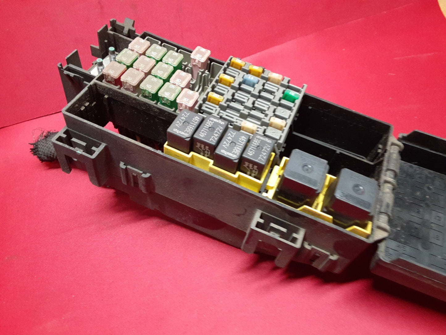 2008 Jeep Commander Grand Cherokee 3.7L V6 Engine Fuse Box Junction Block