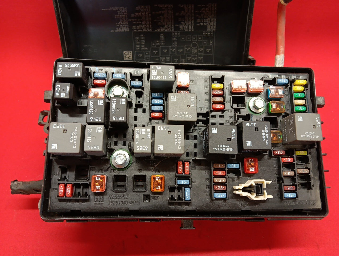 2011-2014 Chevrolet Cruze Front Compartment Fuse Block 95216200