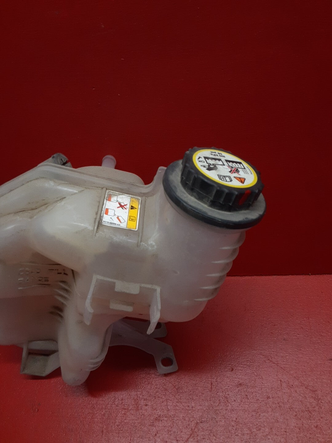 2005-2016 Land Rover LR3 4.4L Engine Coolant Reservoir LR020367
