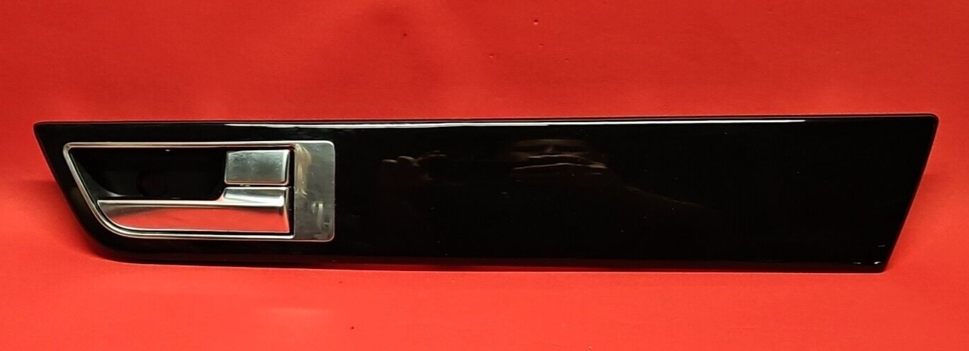 2010 - 2013 Range Rover Sport RIGHT REAR PASSENGER Interior Door Trim w/ Handle