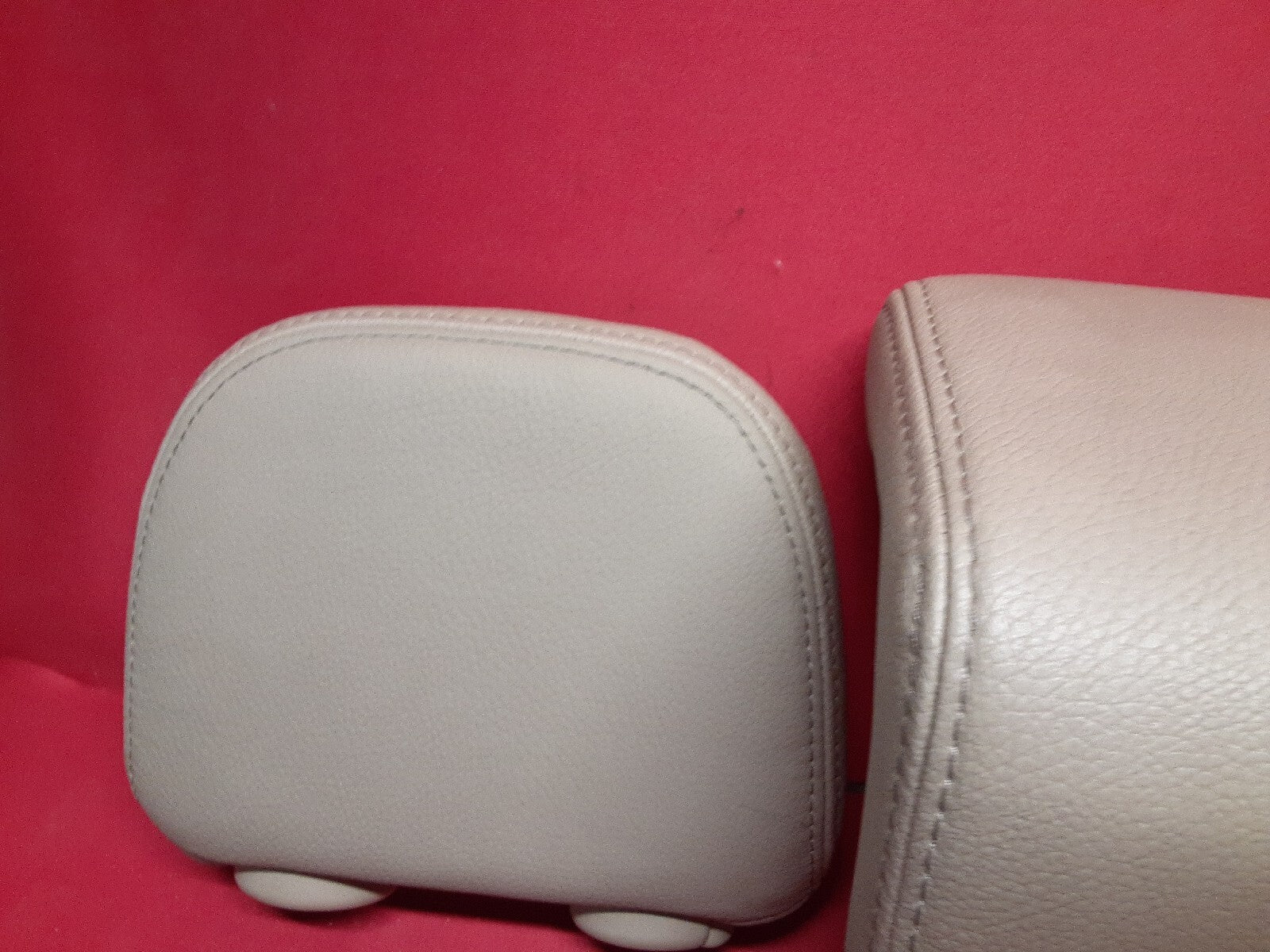 2011 - 2013 Kia Sorento REAR 2nd Row Headrest SET Beige Leather 89700-1U120L