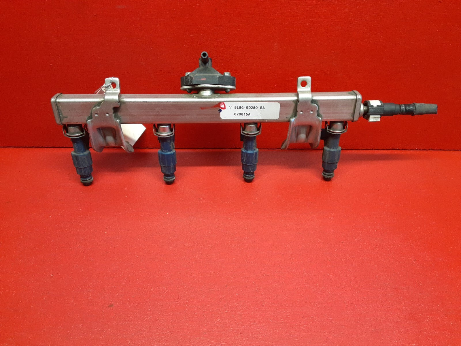 2008 Ford Escape Mercury Mariner 2.3L Fuel Injector Rail Supply w/ Injectors