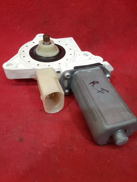 2012 - 2017 BMW 6 Series - Front Right / Passenger Side Window Motor - 7304522