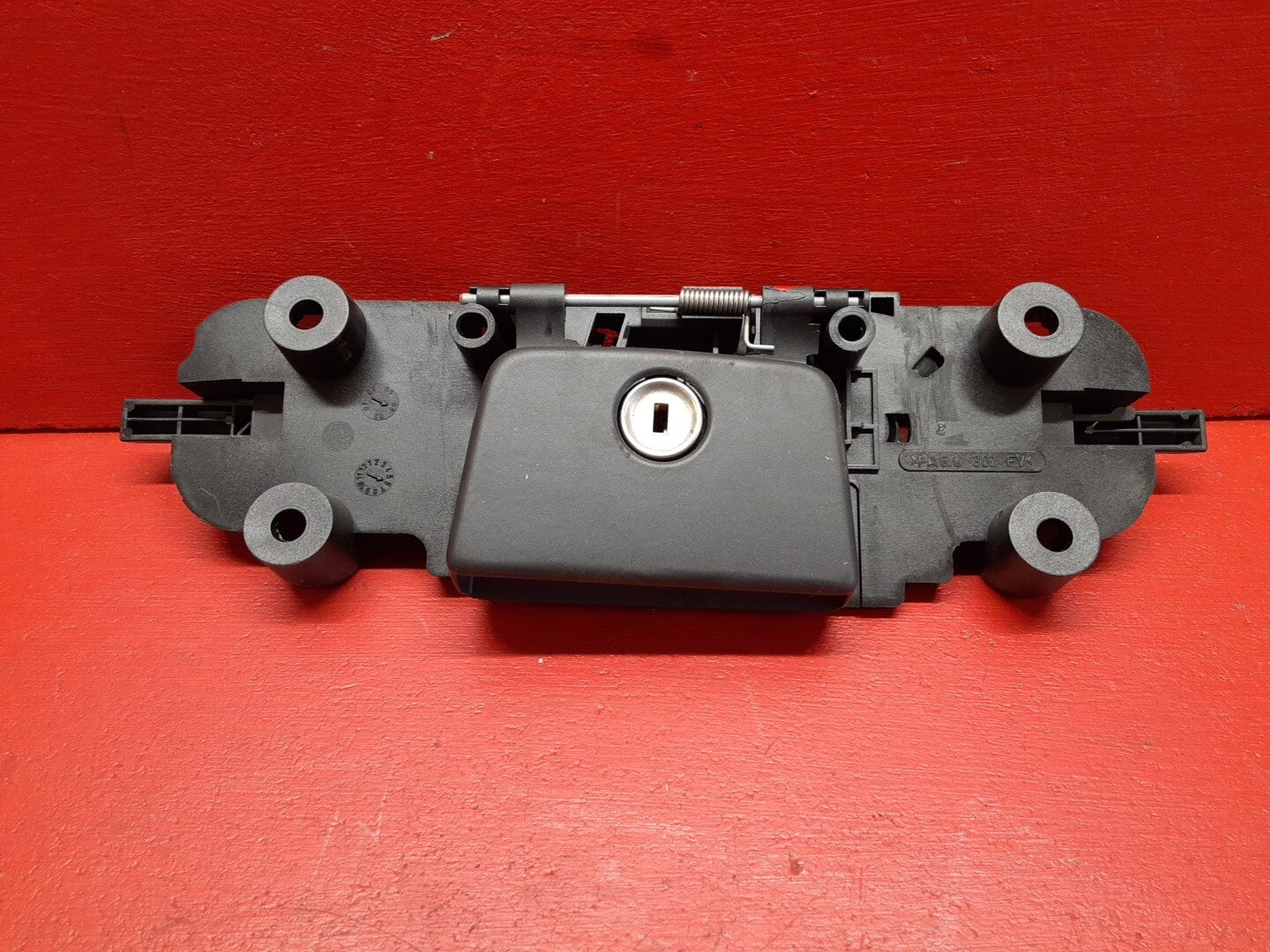 2007 Volvo V50 Glove Box Storage Container Lock Assembly