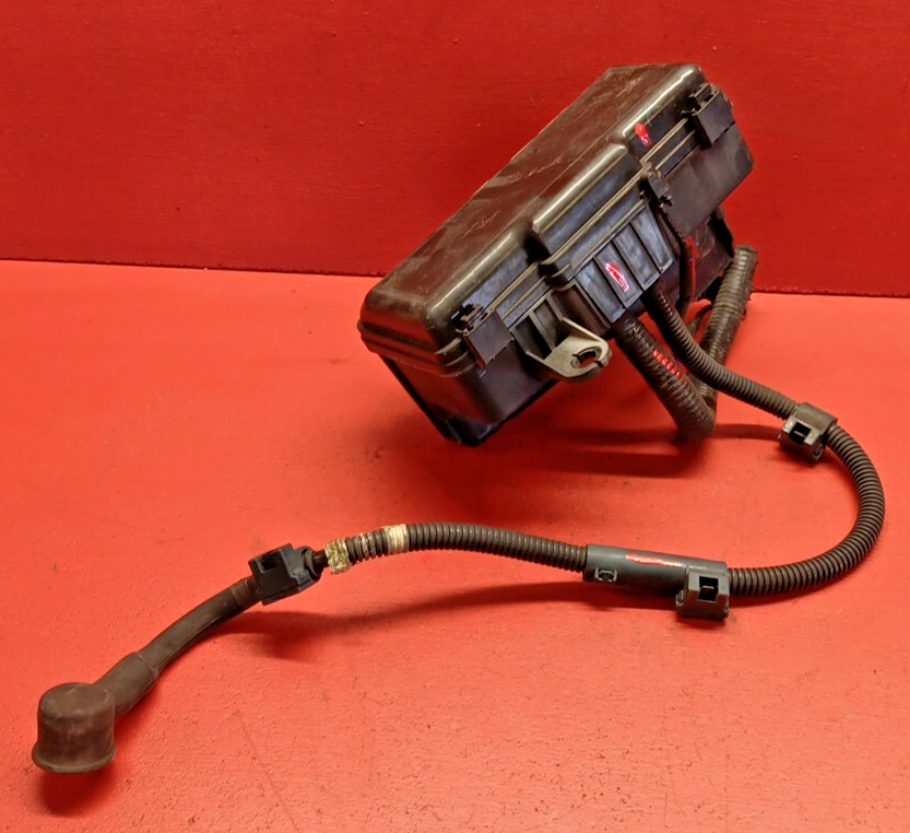 2003-2006 Acura MDX Fuse Block Box Assembly W/ Battery Cable 38250-S3V-A11