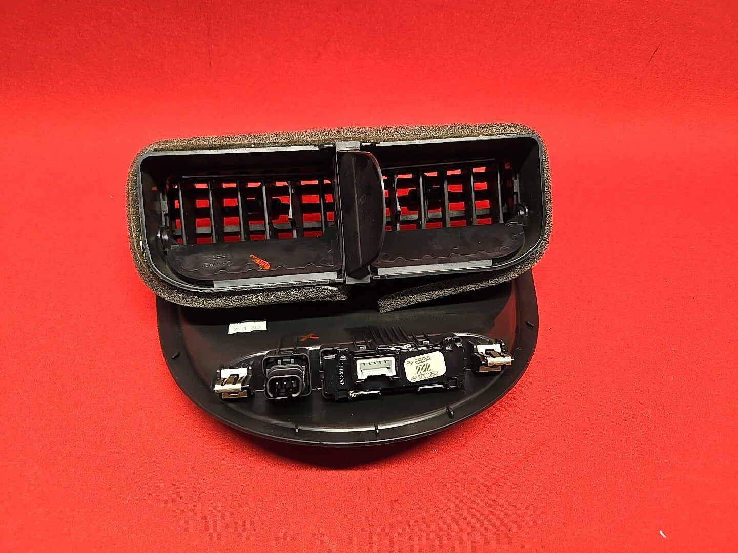 2007-2009 Saturn Aura Center Dash Trim W/ Vents Hazard Switch