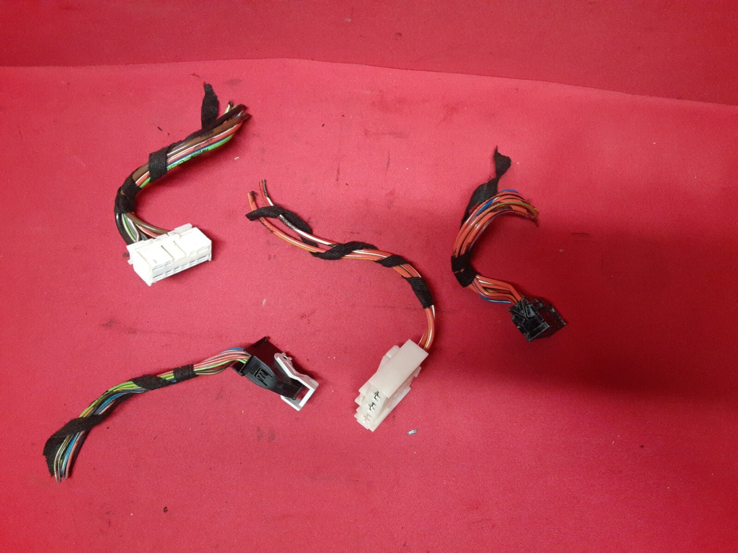 2005 Land Rover Range Rover HSE 4.4L V8 REAR Fuse Box Block YQE500290  PIGTAILS