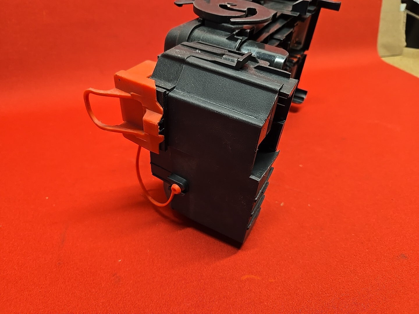 18-20 Buick Regal Sportback TourX L4 Engine Wiring Harness Relay Junction Block