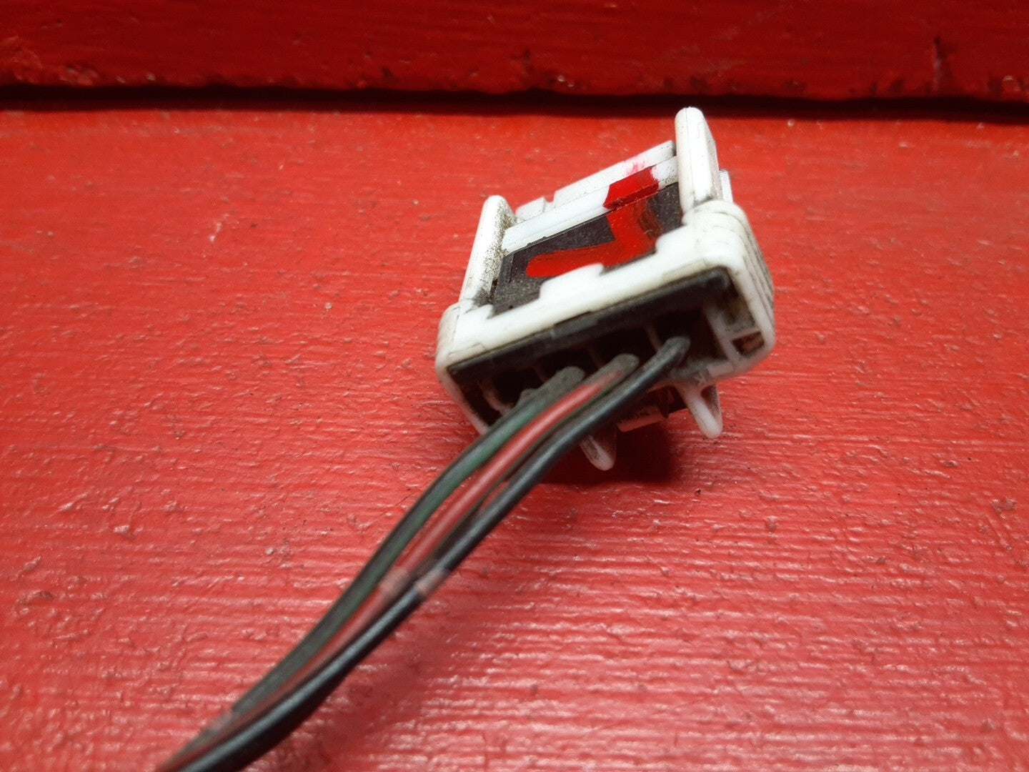2000 - 2003 Nissan Sentra LEFT REAR Brake Tail Light Harness Bulb Socket PIGTAIL