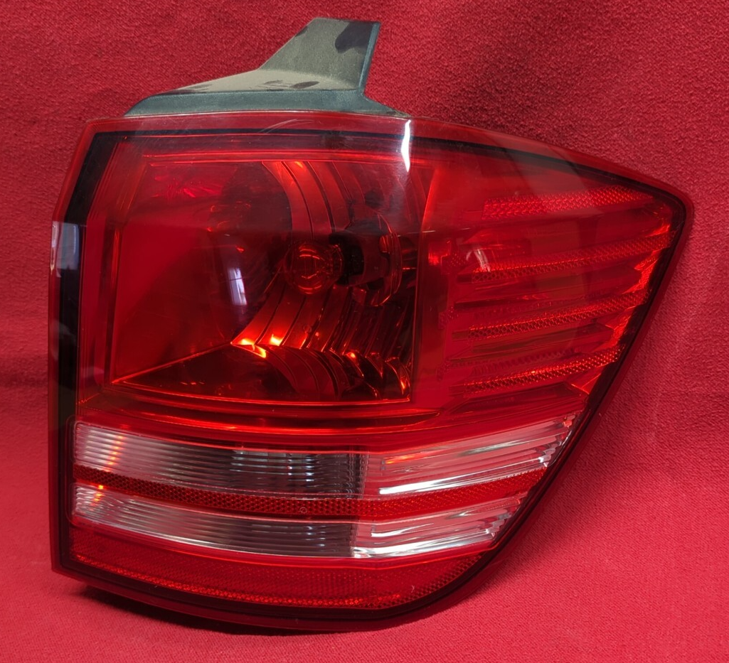 2010 - 2020 Dodge Journey RIGHT PASSENGER OUTER Tail Light Lamp Double Stripe