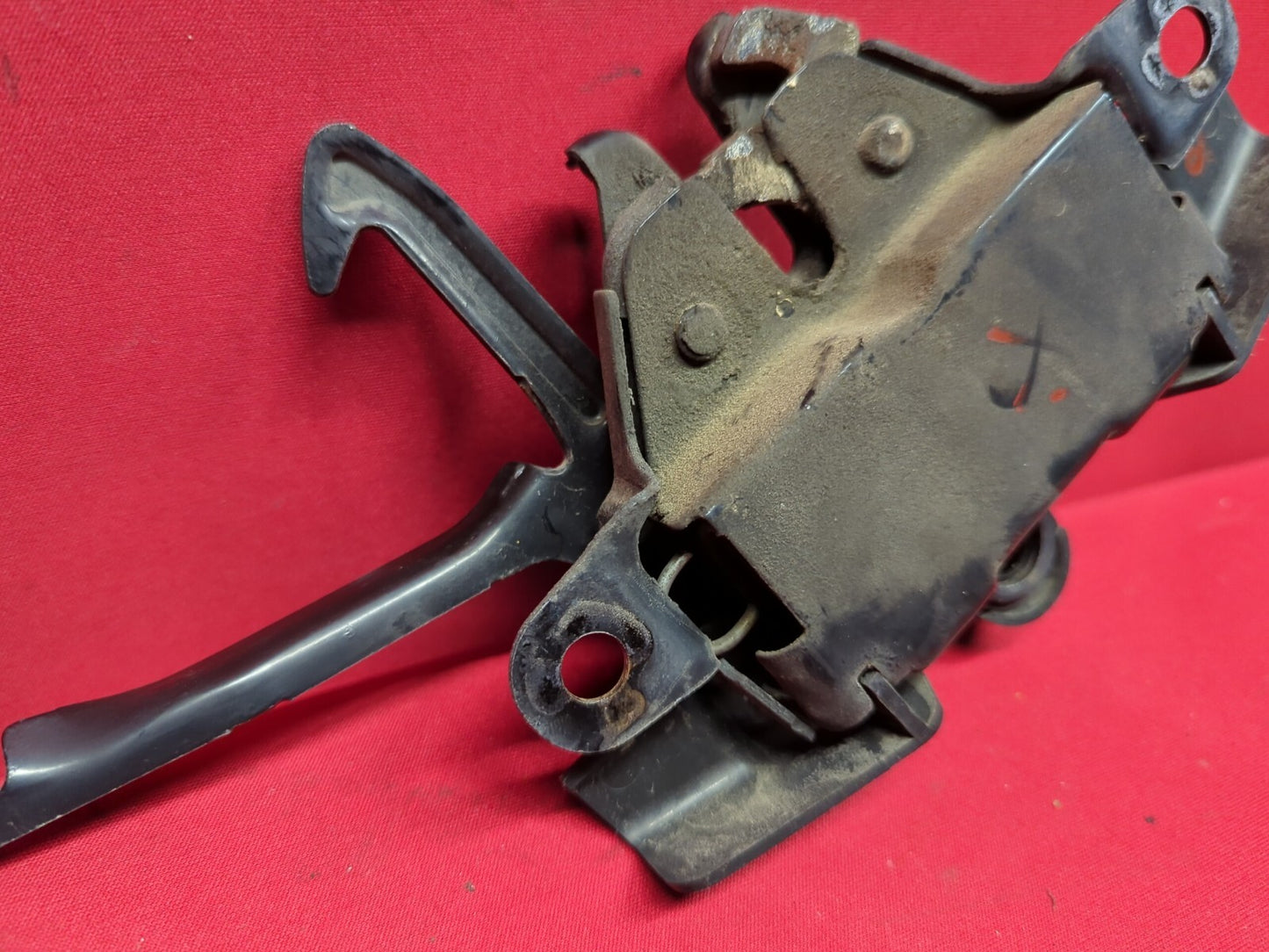 2001 - 2007 Toyota Highlander Hood Latch Lock Assembly 53510-48051
