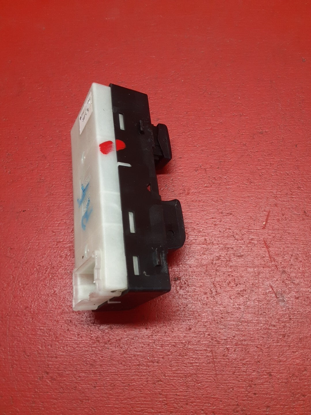 2005 2006 2007 Nissan Pathfinder Xterra Right Font Window Switch 25411-EA002