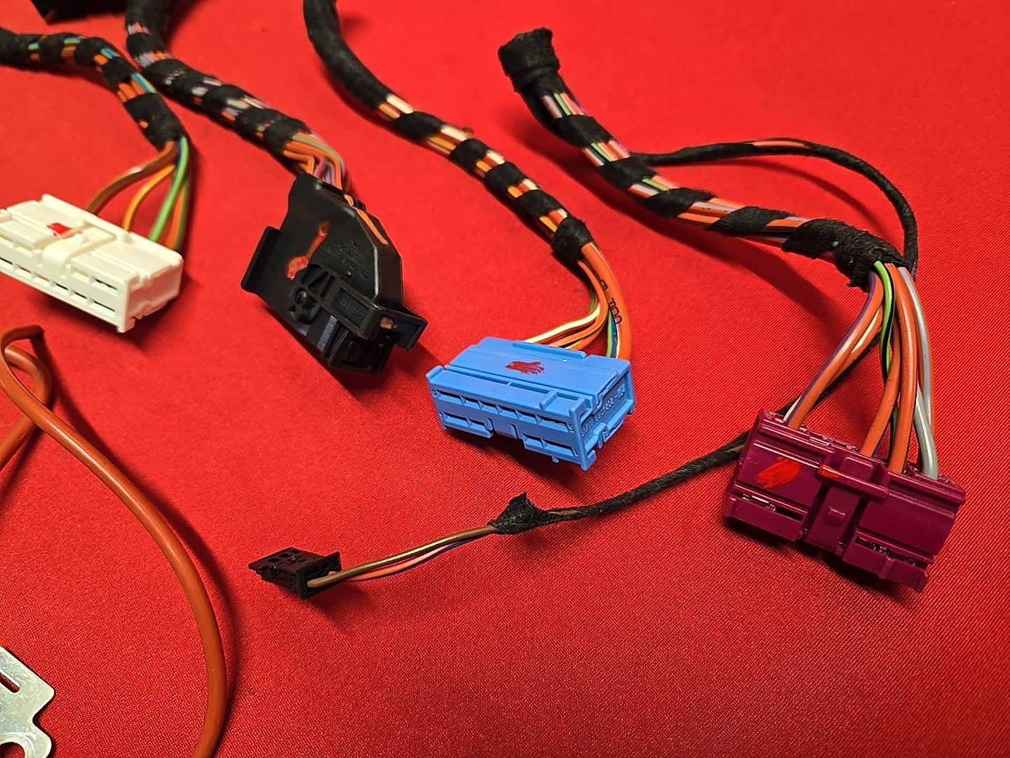 2006 Range Rover V8 Supercharged Interior Under Dash Panel Fuse Box - PIGTAILS