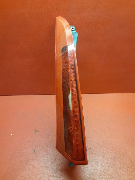 2003-2006 Volvo XC90 Left Upper Tail Light Lamp Assembly 30678220